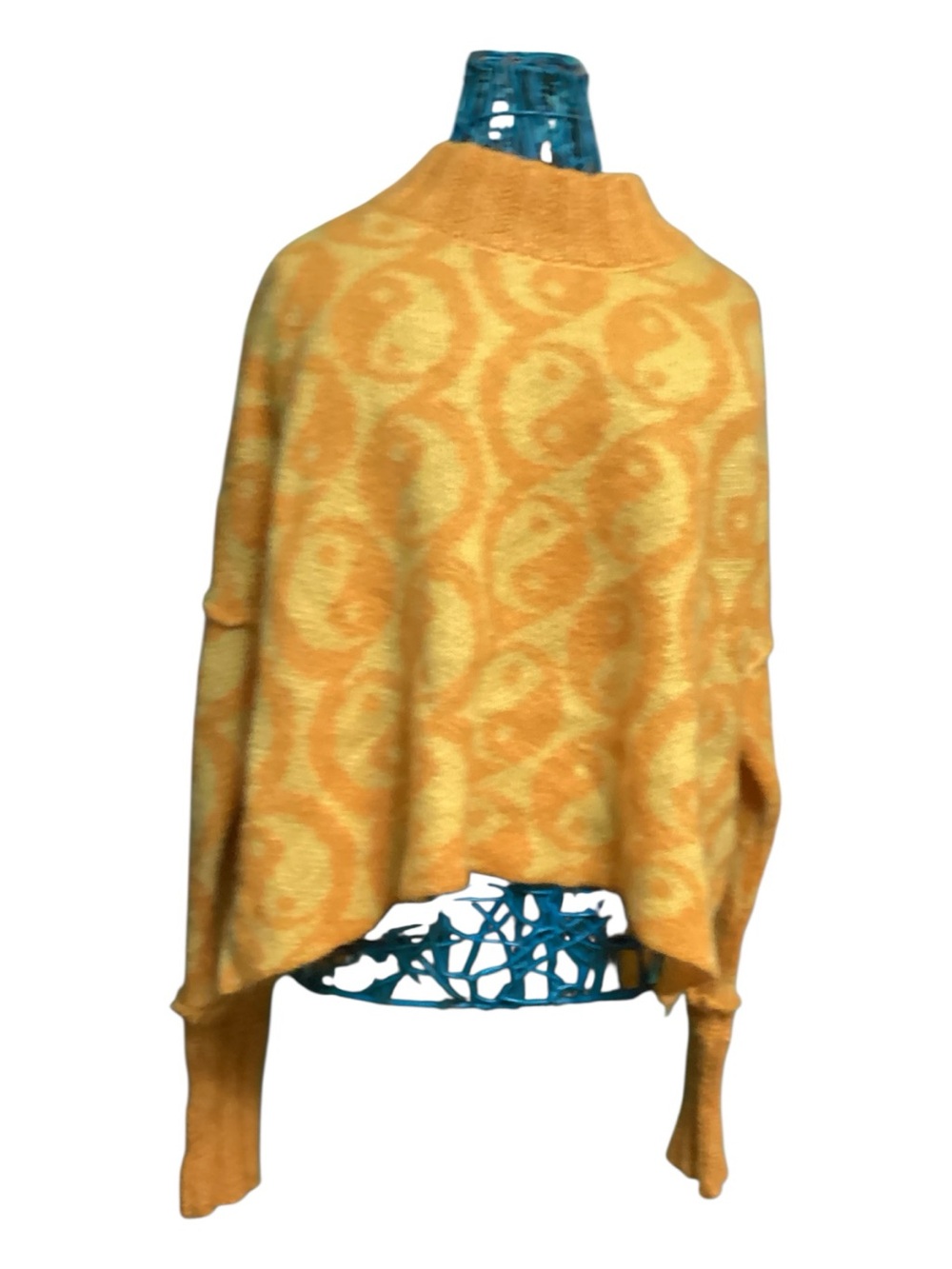 Yin Yang Sweater - Picture 5 of 10